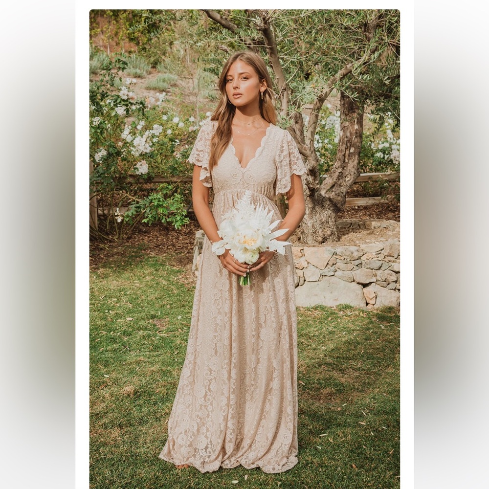 Show me your Mumu. Beige/lacy bridesmaid dress. Size M.